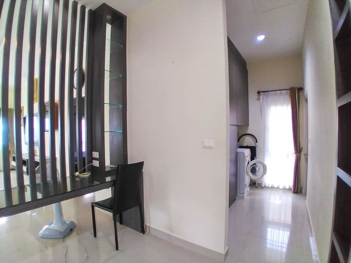 House for sale Huay Yai Pattaya showing the laundry area 