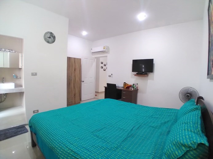 House for sale Huay Yai Pattaya showing the second bedroom suite 