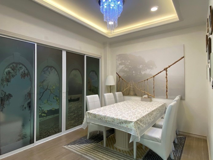 House for sale Jomtien showing the dining area House for sale Jomtien showing the dining area