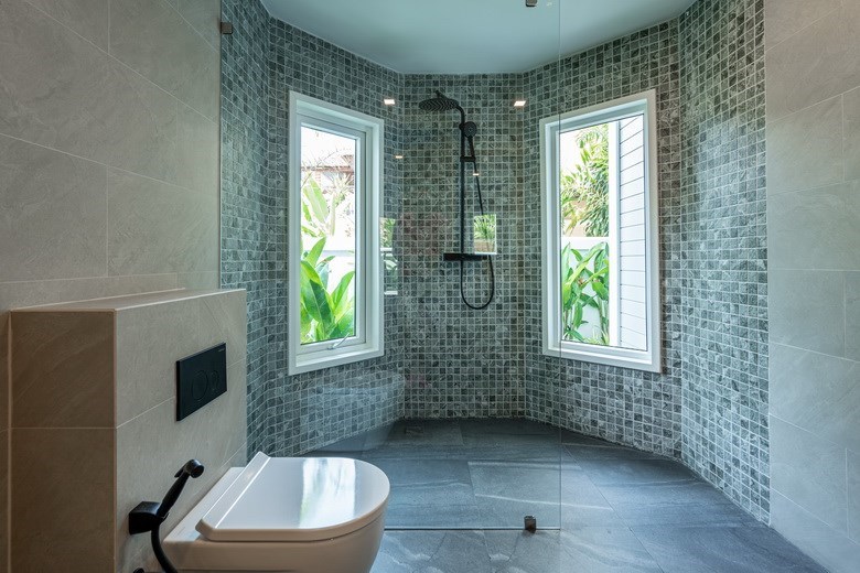 House for sale Jomtien showing the first bathroom House for sale Jomtien showing the first bathroom