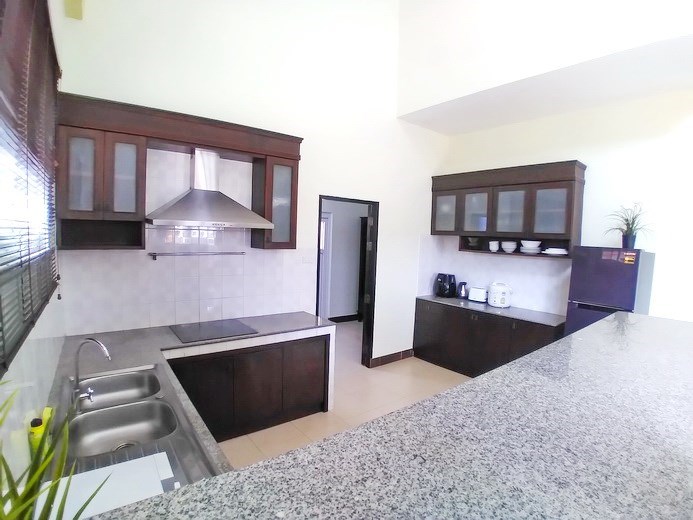 House for sale Pattaya showing the kitchen House for sale Pattaya showing the kitchen