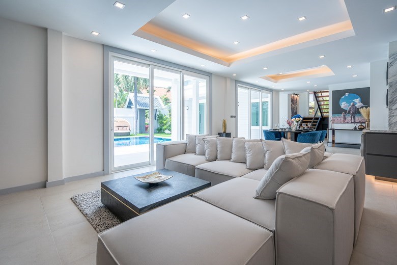 House for sale Jomtien showing the living and dining areas House for sale Jomtien showing the living and dining areas