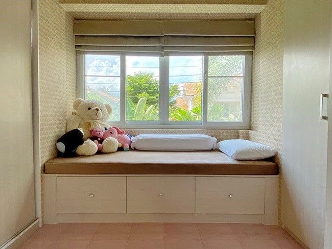 House for sale Jomtien showing the living area in master bedroom House for sale Jomtien showing the living area in master bedroom