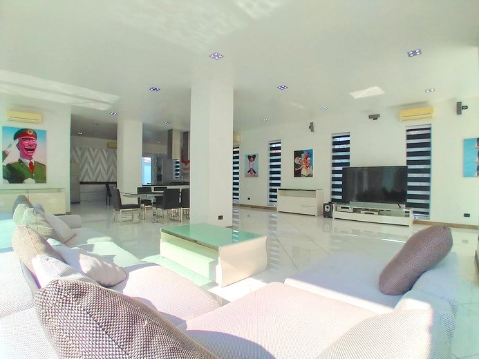 House for sale Jomtien showing the open plan concept House for sale Jomtien showing the open plan concept