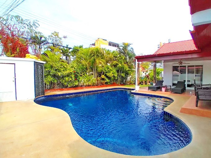 House for sale Jomtien showing the pool House for sale Jomtien showing the pool