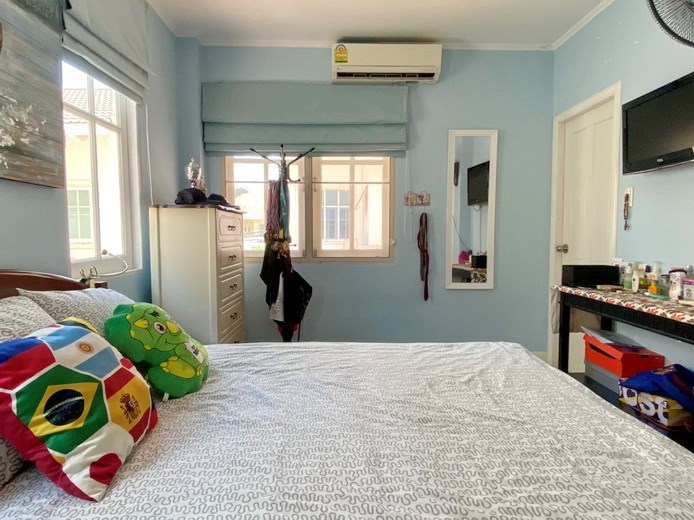House for sale Jomtien showing the second bedroom suite House for sale Jomtien showing the second bedroom suite