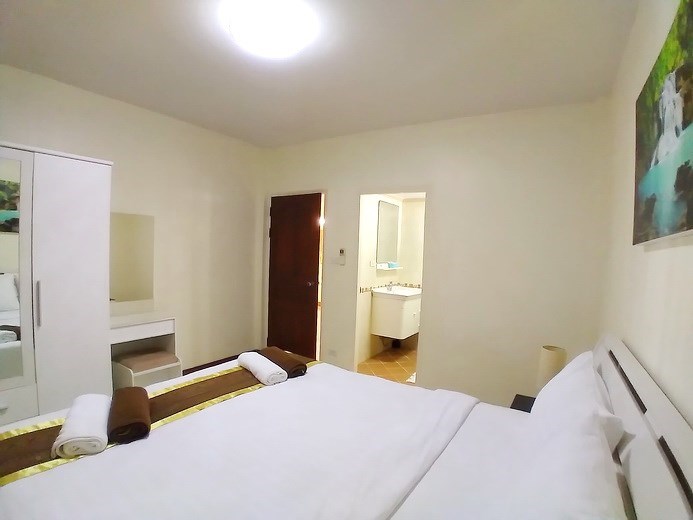 House for sale Jomtien showing the second bedroom suite House for sale Jomtien showing the second bedroom suite