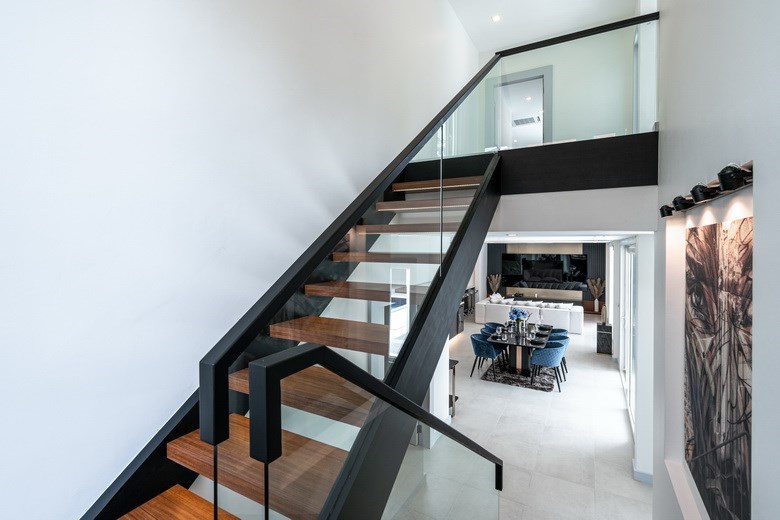 House for sale Jomtien showing the staircase House for sale Jomtien showing the staircase