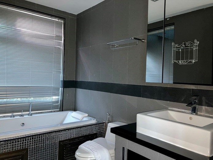 House for sale Jomtien showing the third bathroom House for sale Jomtien showing the third bathroom