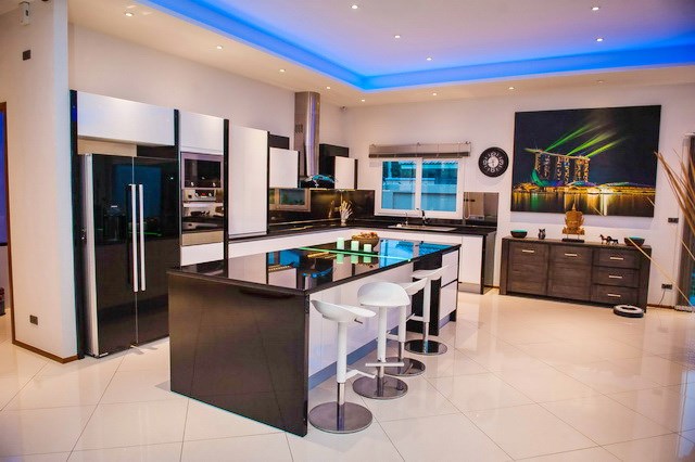 House for sale Mabprachan Pattaya showing the kitchen House for sale Mabprachan Pattaya showing the kitchen
