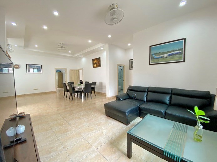 House for sale Mabprachan Pattaya showing the living and dining areas 