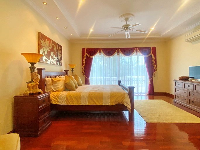 House for sale Mabprachan Pattaya showing the second bedroom with balcony 