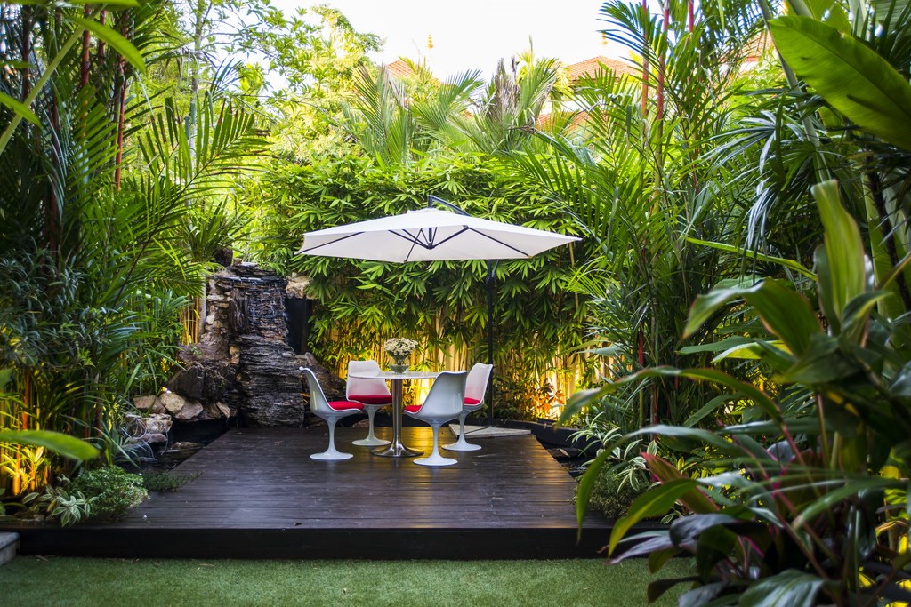 House for sale Na Jomtien Pattaya showing the garden terrace House for sale Na Jomtien Pattaya showing the garden terrace