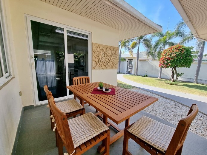 House for sale Pattaya showing the chilling area House for sale Pattaya showing the chilling area