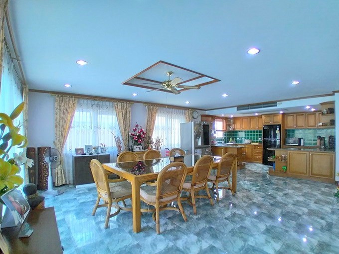 House for sale Pattaya showing the dining and kitchen areas 