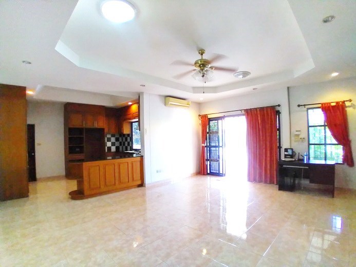 House for sale Pattaya showing the dining and kitchen areas 