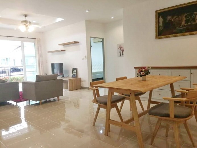 House for sale Pattaya showing the dining and living areas House for sale Pattaya showing the dining and living areas