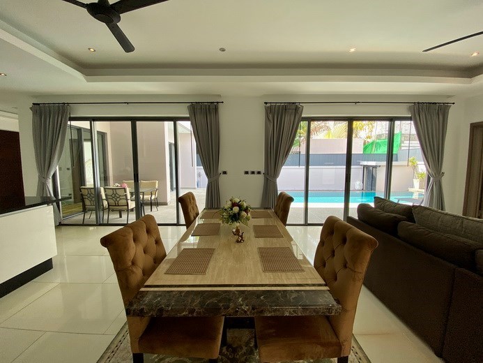 House for sale Pattaya showing the dining area 