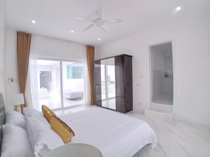 House for sale Pattaya showing the fourth bedroom suite House for sale Pattaya showing the fourth bedroom suite