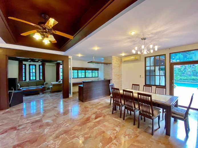 House for sale Pattaya showing the dining, living and bar areas 