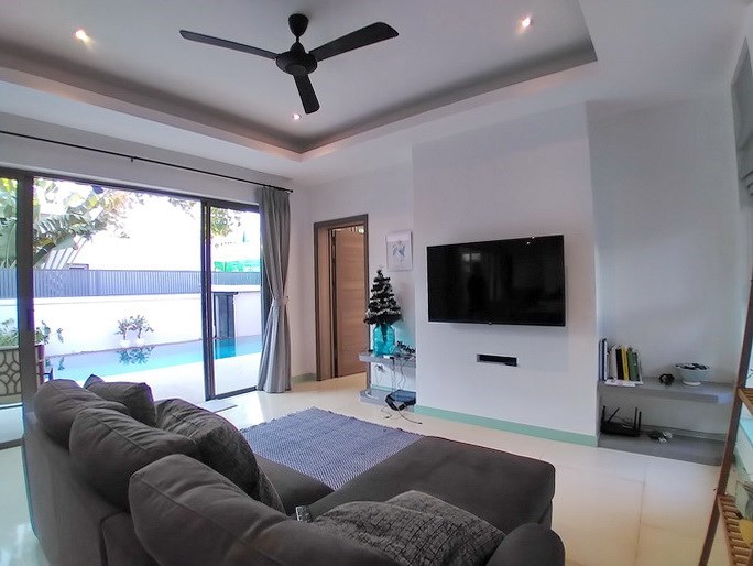 House for sale Pattaya showing the living room House for sale Pattaya showing the living room