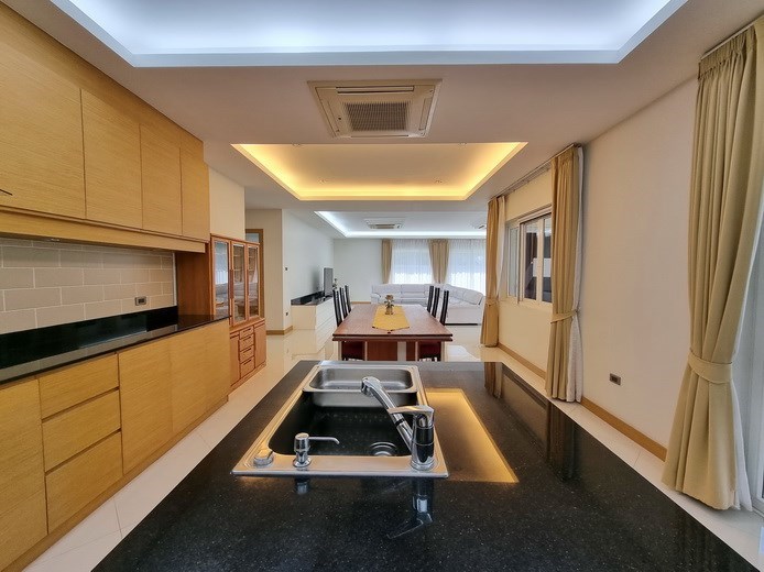 House for sale Pattaya showing the open plan concept House for sale Pattaya showing the open plan concept
