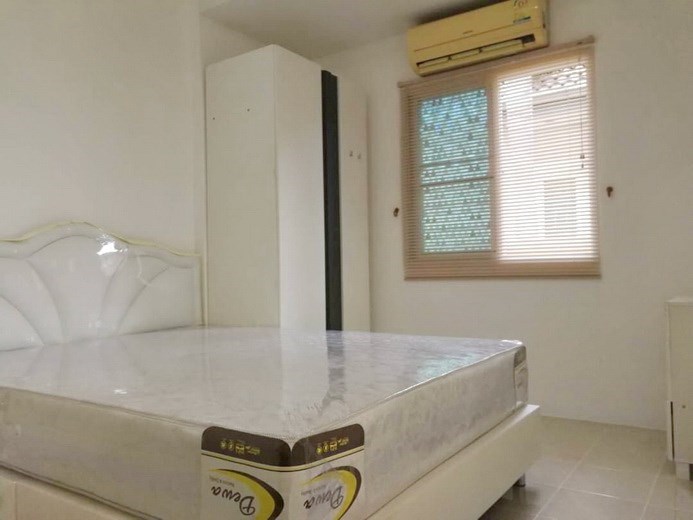 House for sale Pattaya showing the second bedroom House for sale Pattaya showing the second bedroom