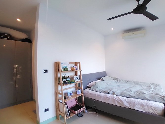 House for sale Pattaya showing the second bedroom suite House for sale Pattaya showing the second bedroom suite