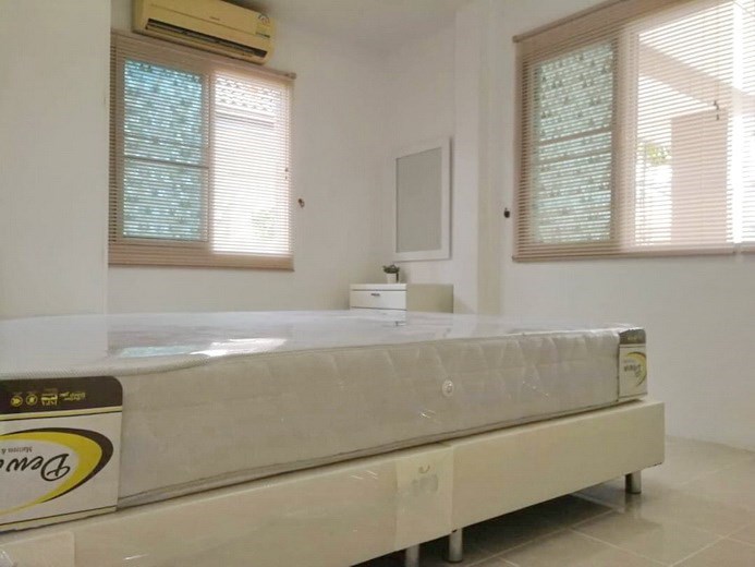 House for sale Pattaya showing the second bedroom House for sale Pattaya showing the second bedroom