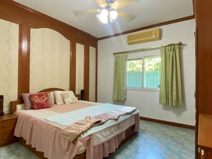 House For Sale Pattaya showing the third bedroom 
