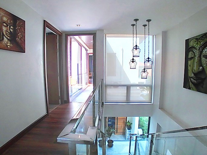 House for sale Pratumnak Pattaya showing the corridor to third bedroom House for sale Pratumnak Pattaya showing the corridor to third bedroom