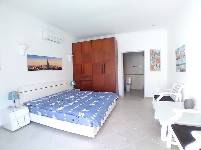 House for sale Pratumnak Pattaya showing the fouth guest bedroom