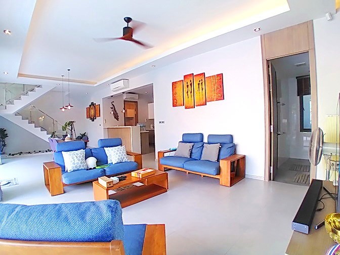 House for sale Pratumnak Pattaya showing the open plan concept House for sale Pratumnak Pattaya showing the open plan concept