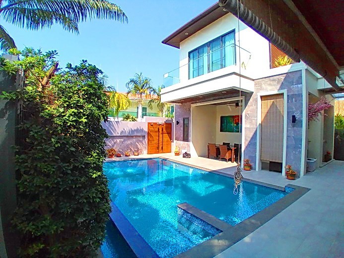 House for sale Pratumnak Pattaya showing the pool side terrace House for sale Pratumnak Pattaya showing the pool side terrace