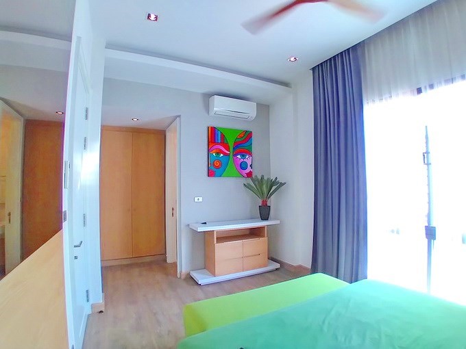 House for sale Pratumnak Pattaya showing the second bedroom and built-in wardrobes House for sale Pratumnak Pattaya showing the second bedroom and built-in wardrobes