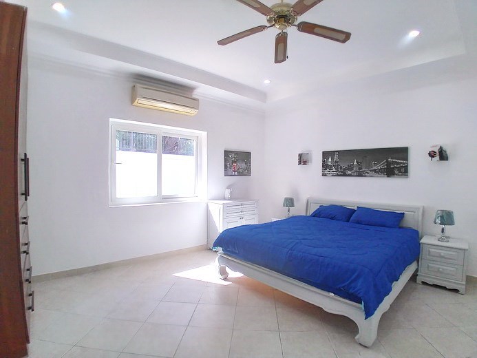 House for sale Pratumnak Pattaya showing the third bedroom