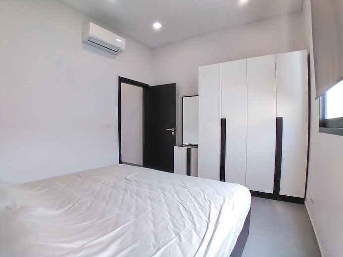 House for sale Siam Royal View Pattaya showing the second bedroom and furniture House for sale Siam Royal View Pattaya showing the second bedroom and furniture