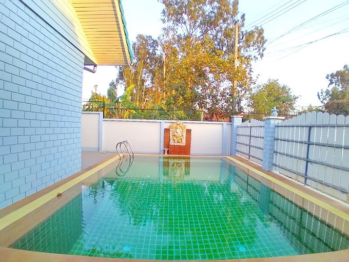 House for sale East Pattaya showing the private pool House for sale East Pattaya showing the private pool