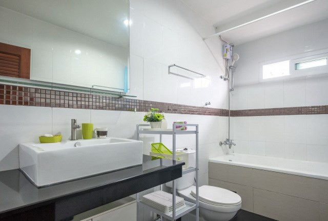 House for sale Pattaya showing the master bathroom House for sale Pattaya showing the master bathroom