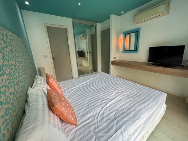 Condo for rent Jomtien Pattaya showing the master bedroom suite