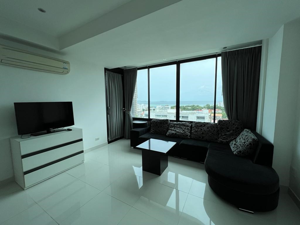 Condo for rent Pattaya Pratumnak showing the large living area
