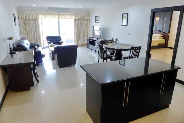 Condominium For Rent Jomtien showing the open plan