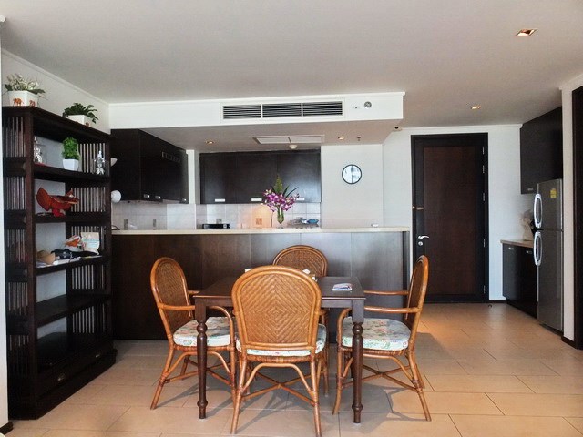 Condominium for sale Northshore Pattaya showing the dining and kitchen 