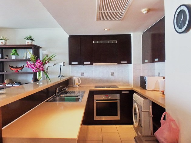 Condominium for rent Northshore Pattaya showing the kitchen 