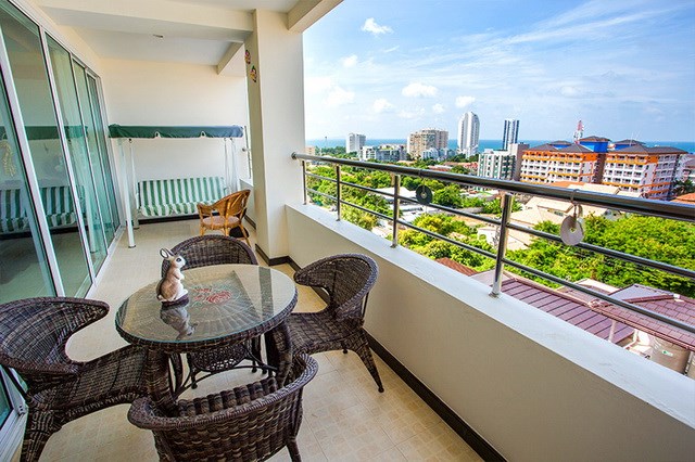 Condominium for rent Pratumnak Pattaya showing the balcony