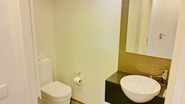 Condominium for rent UNIXX South Pattaya showing the bathroom 