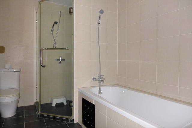 Condominium for rent in Pattaya showing the bathroom Condominium for rent in Pattaya showing the bathroom