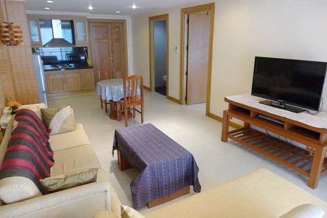Condominium for rent in Pattaya showing the living, dining and kitchen areas Condominium for rent in Pattaya showing the living, dining and kitchen areas
