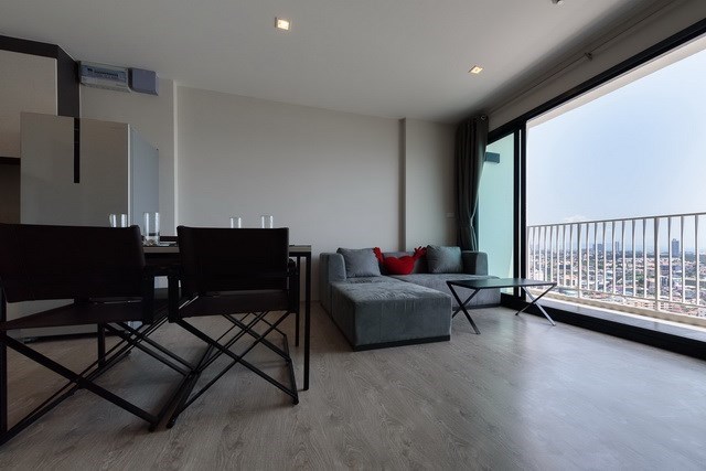 Condominium for Rent Pattaya showing the dining and living area Condominium for Rent Pattaya showing the dining and living area