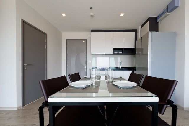 Condominium for Rent Pattaya showing the dining and kitchen areas Condominium for Rent Pattaya showing the dining and kitchen areas